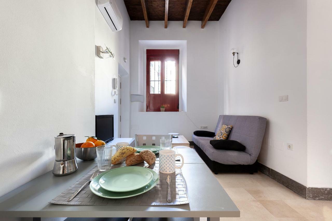Pasaje Amores Iz. - Tranquilidad Y Vida Cultural En Centro Sevilla 4Px Kültér fotó